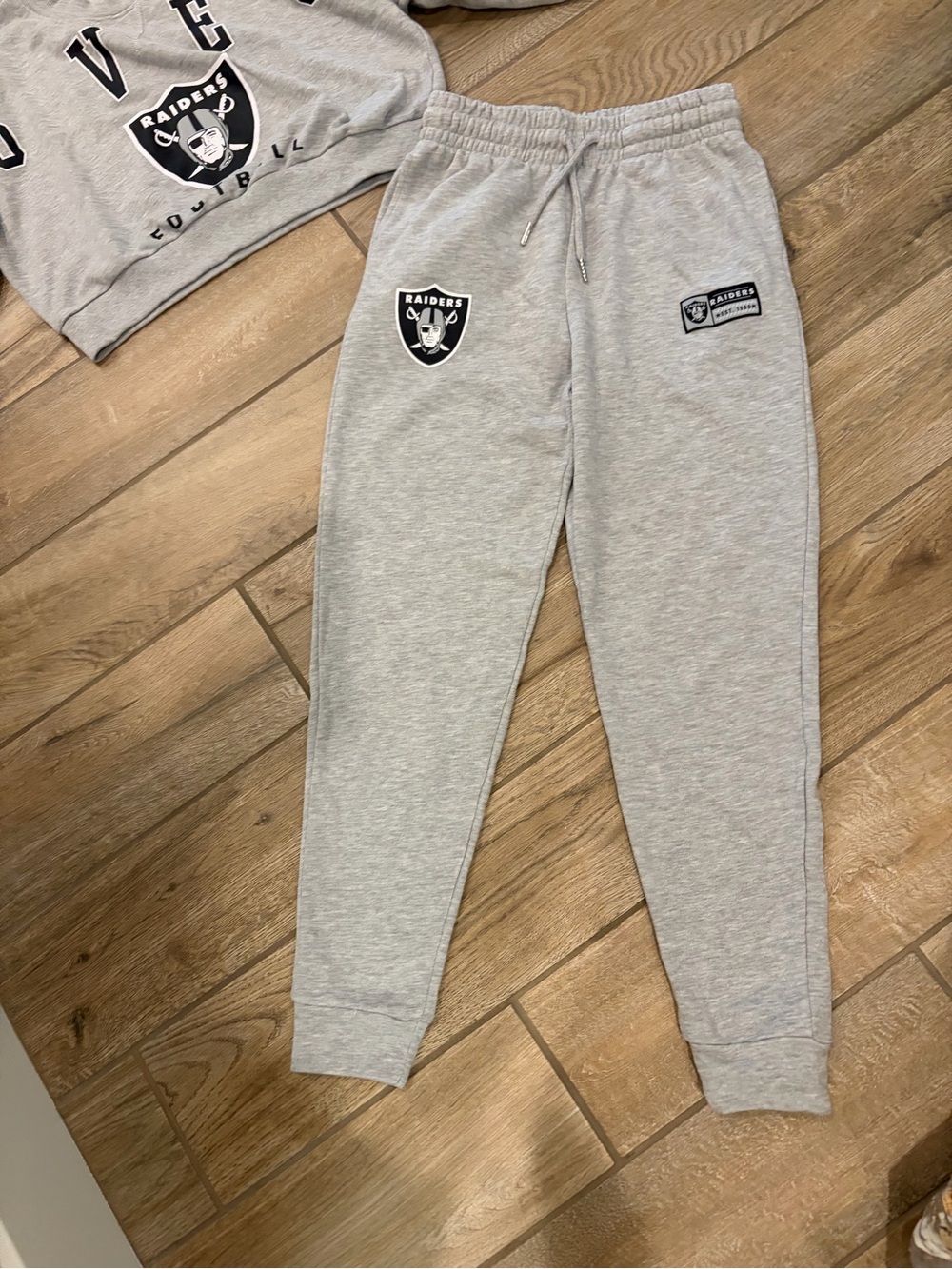 NFL Las Vegas Raiders sweatshirt and Sweatpants Team Logo game day small - Picture 2 of 6
